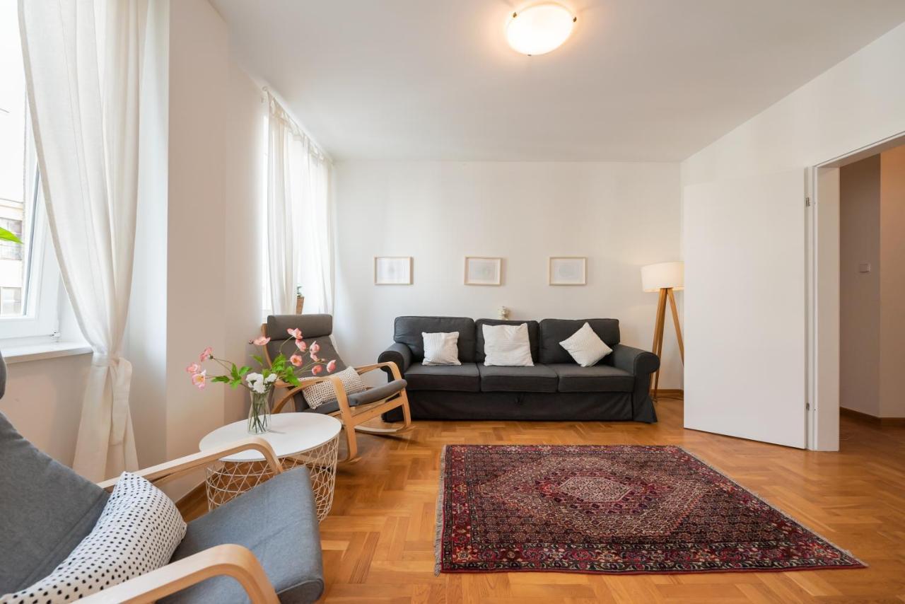New Town Spacious Apartment Varsovie Extérieur photo