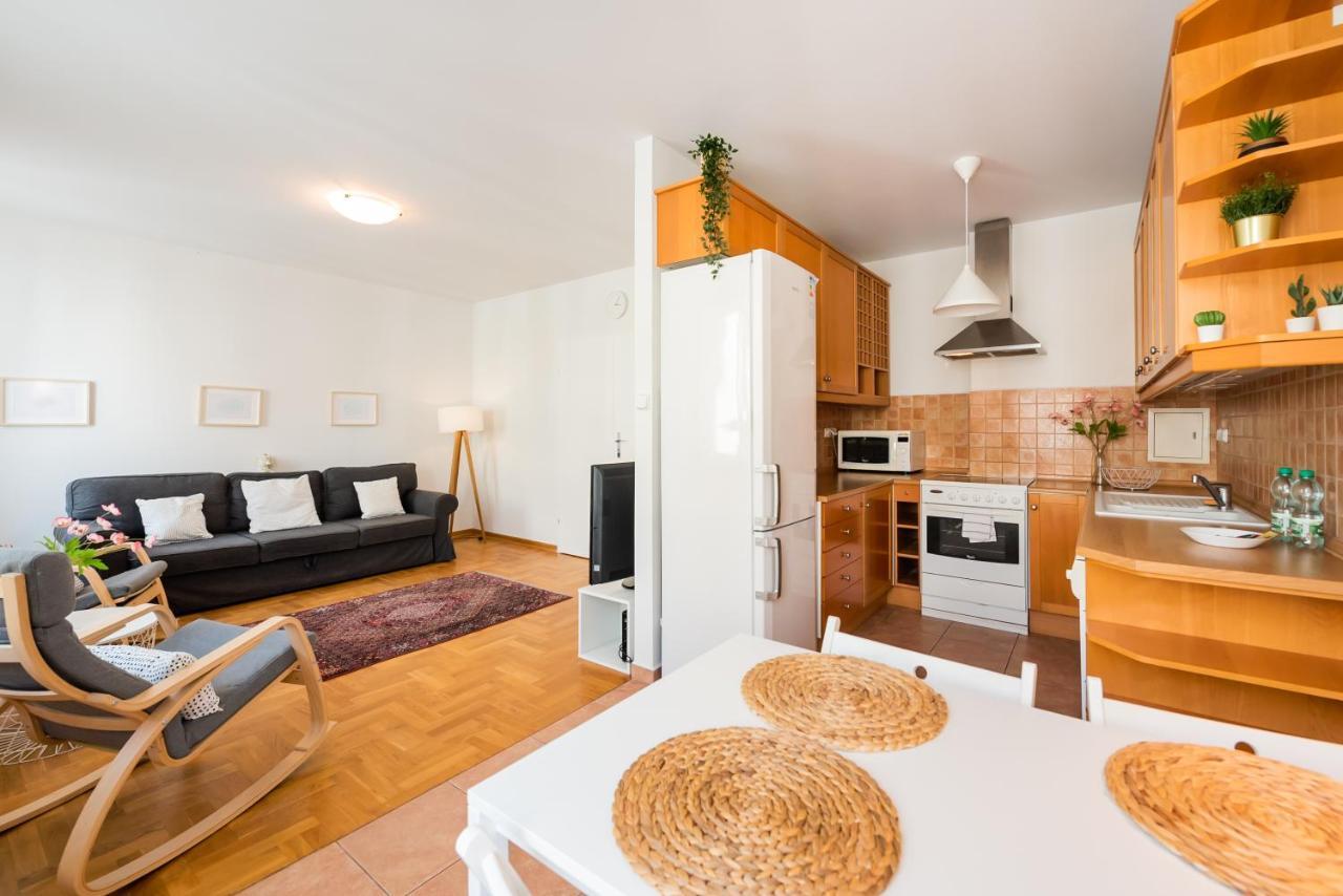 New Town Spacious Apartment Varsovie Extérieur photo