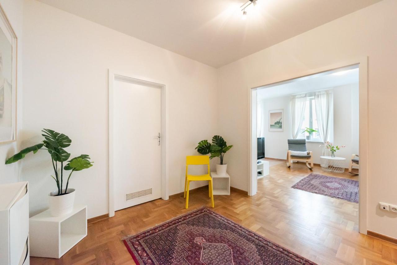 New Town Spacious Apartment Varsovie Extérieur photo